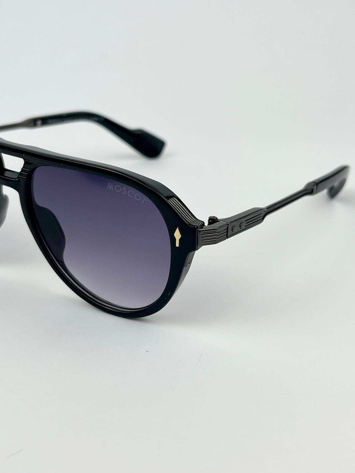 MOSCOT