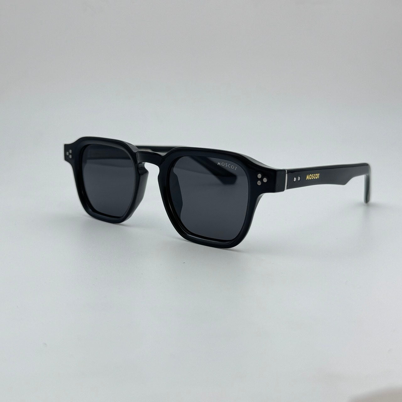 MOSCOT
